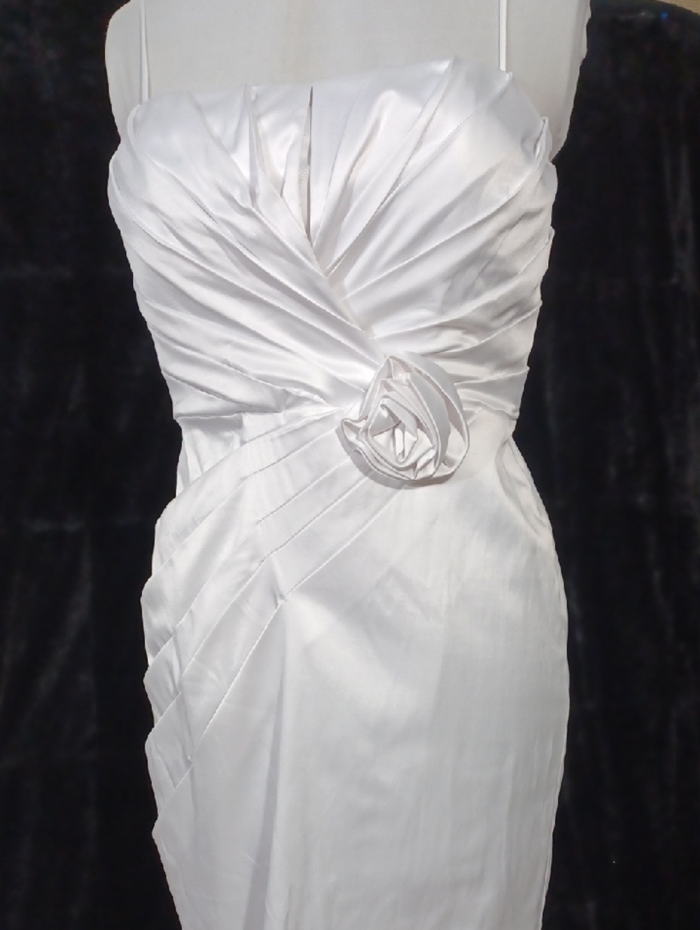 Bisou Bisou White Strapless Satin Ruched Cocktail Dress with Rosette